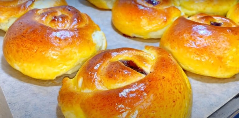 Կաթնաշոռով բուլկիներ