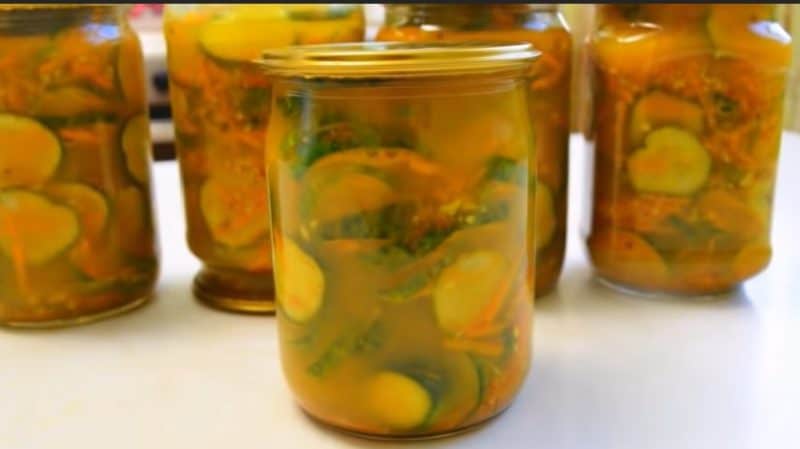 Կծու վարունգով աղցան
