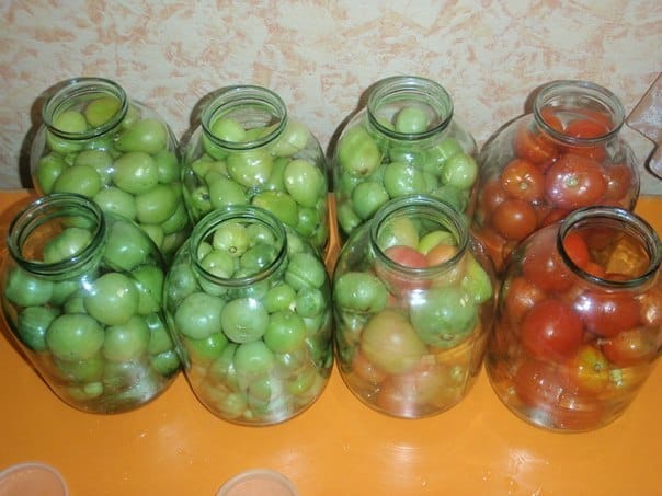 Թթու կանաչ լոլիկ