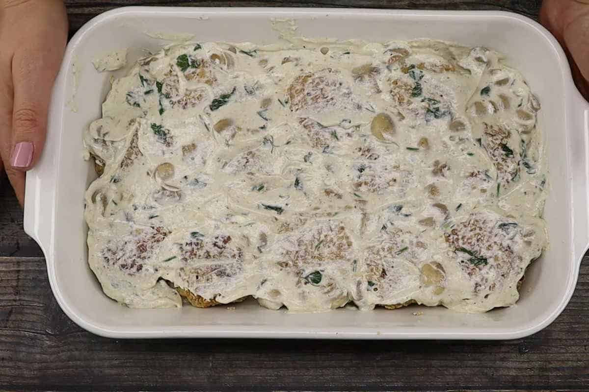 Հավի կոտլետներ սնկային սոուսով