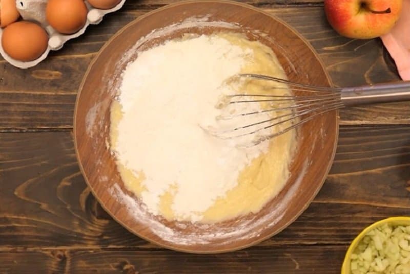 Խնձորով բլիթներ