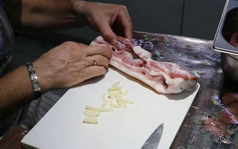 Խոզի մսով ապուխտ