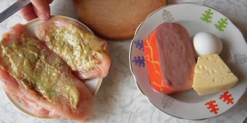 Թթու վարունգով հավի կրծքամիս