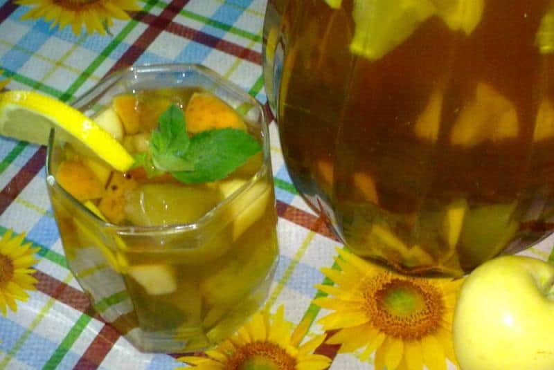 Սառը թեյ խնձորով և անանուխով