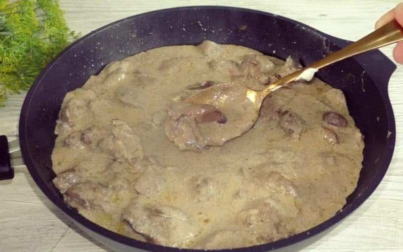 Լյարդը թթվասերով