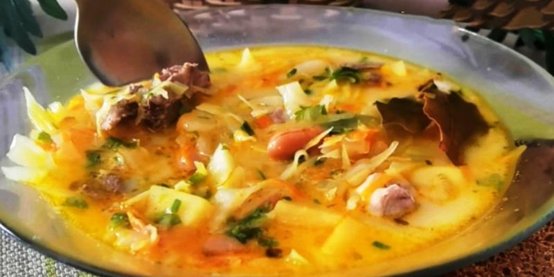 Կաղամբով ապուր