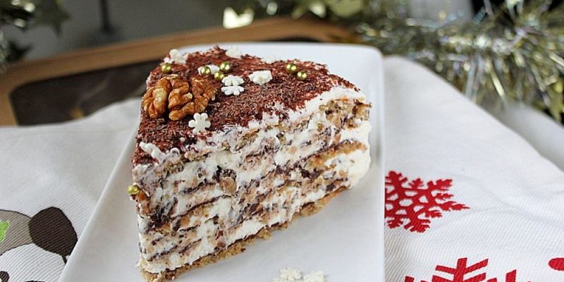 Ընկույզով տորթ