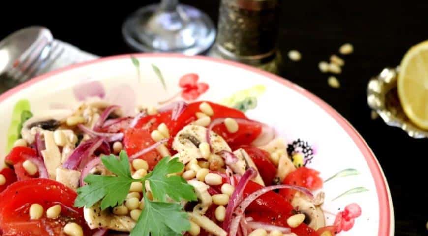 Աղցան թարմ սնկով