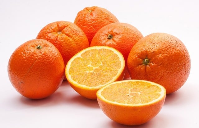 Մրգային լիկյոր շամպայնով
