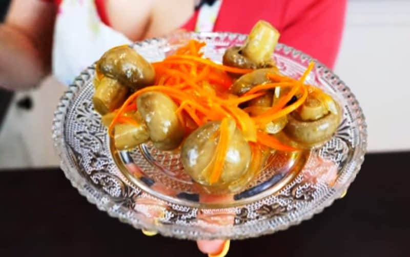 Մարինացված շամպինիոններ