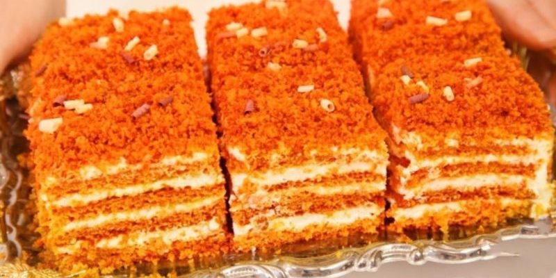 Ծույլ մեղրով տորթ