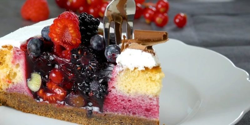 Շքեղ մրգային տորթ