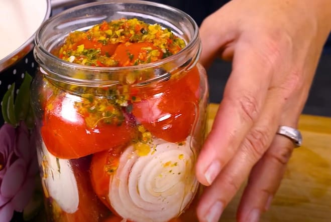 Պահածոյացված լոլիկ