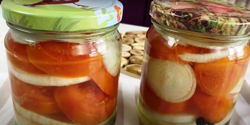 Սոխով ու լոլիկով պահածո