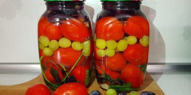 Թթու լոլիկ խաղողով