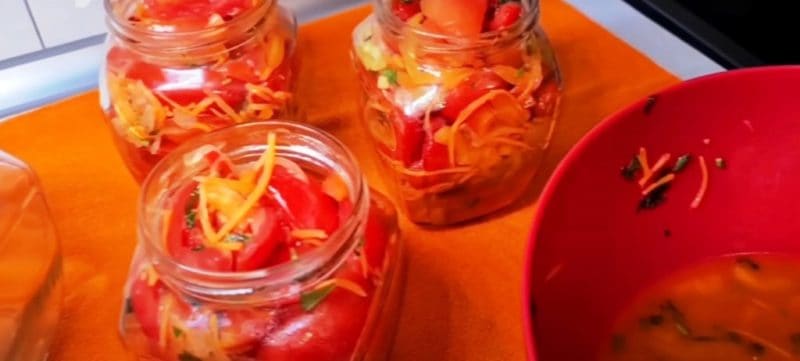 Լոլիկով աղցան