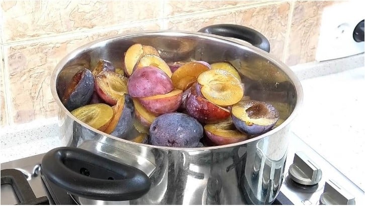 Խնձորով և սալորով պովիդլո