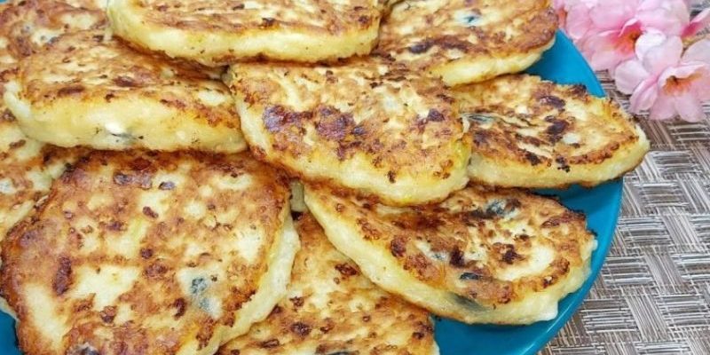 Կաթնաշոռով բլիթներ խնձորով