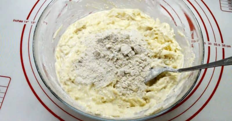 Կաթնաշոռով բլիթներ խնձորով