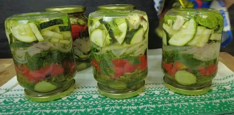 Թարմ բանջարեղենով աղցան