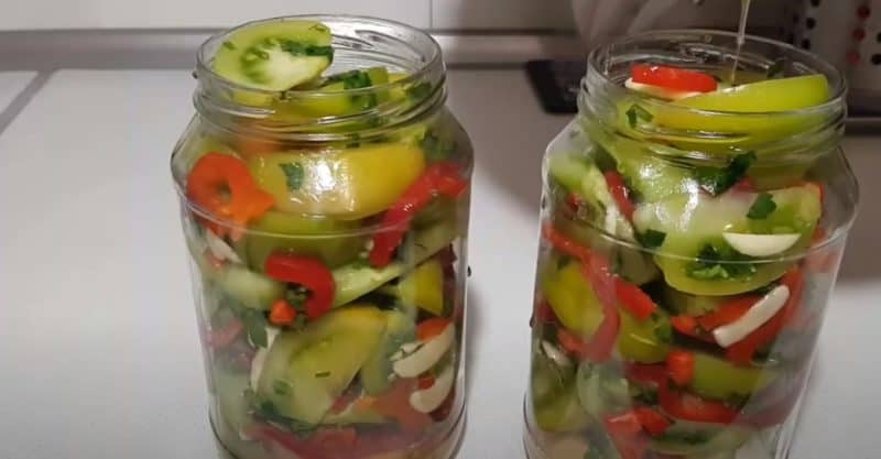 Թթու դրած կանաչ լոլիկ
