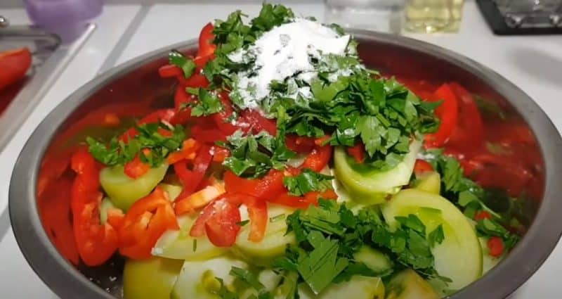 Թթու դրած կանաչ լոլիկ