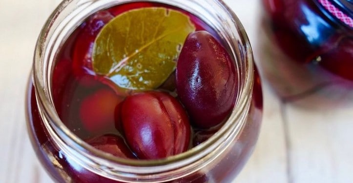 Թթու դրած սալոր