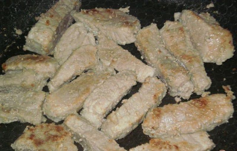 Շոգեխաշած խոզի միս