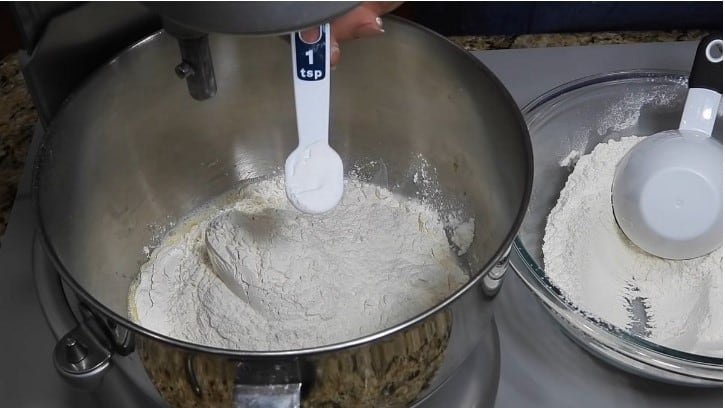 խմորիչով խմոր