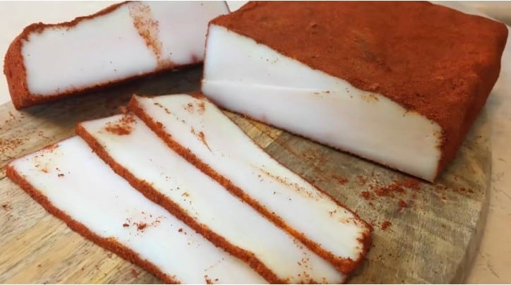 Աղ դրած խոզաճարպ