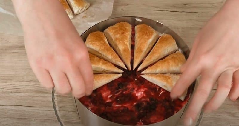 Շերտավոր խմորով տորթ