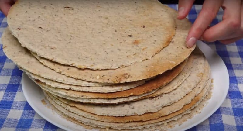 Ընկույզով տորթ