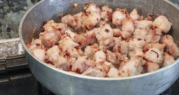 Խոզի միսը թթվասերով